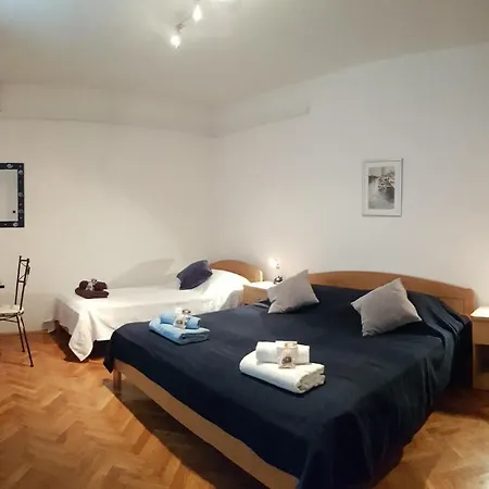 Apartman Rados - 4 Sterne, 3 Fuer Maximal 18 Gaeste