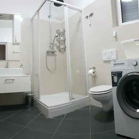 Rados - 4 Sterne, 3 Fuer Maximal 18 Gaeste * Supetar