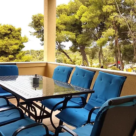 Rados - 4 Sterne, 3 Fuer Maximal 18 Gaeste Apartman *