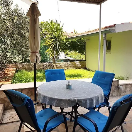 Apartman Rados - 4 Sterne, 3 Fuer Maximal 18 Gaeste *